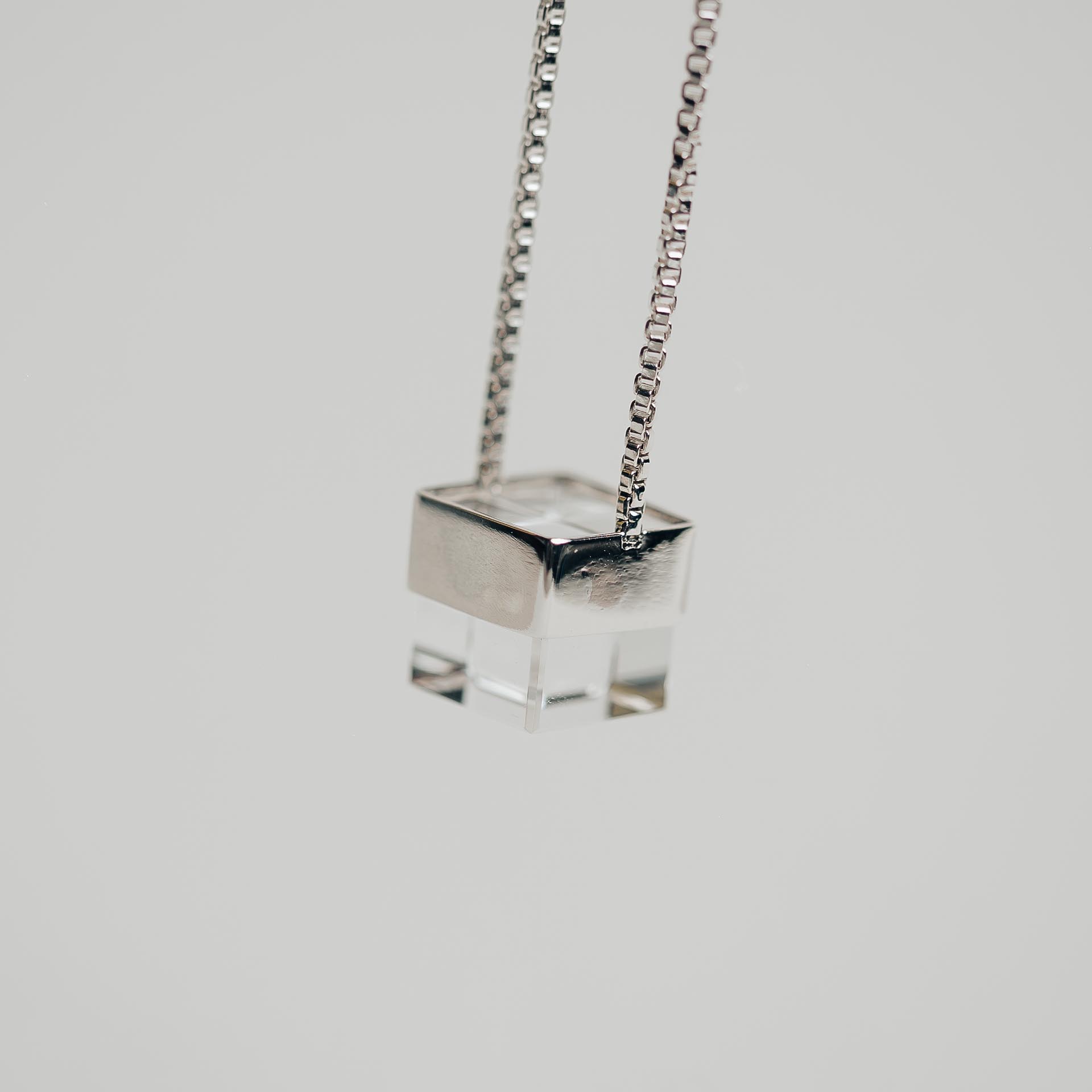 zoe wilmaers cube chain